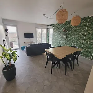 bel-appartement-contemporain-proche-des-commodites.midi-pyreneeshotels.com/